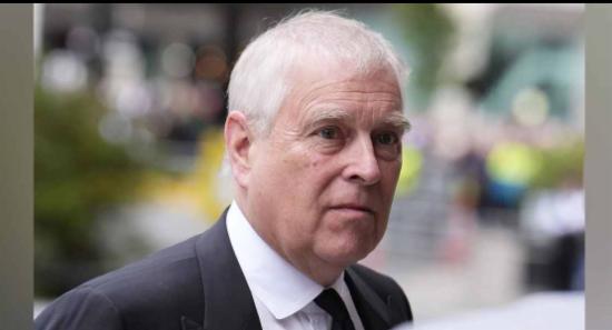 ඇන්ඩෘ කුමරු බ්‍රිතාන්‍ය රජ පවුලෙන් නෙරපා හැරේ..